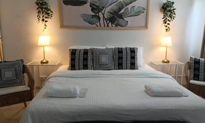 Caloocan Condominio | CASA MILA condo in Quezon City with swimming pool, free WiFi and parking.