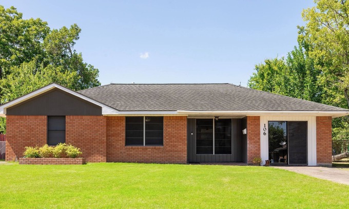 Lake Jackson Casa | Casa Mimosa: Lake Jackson Home 15 min from Beach
