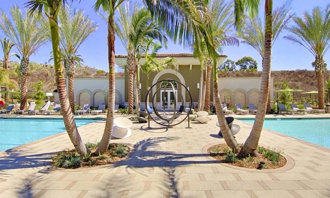 San Diego Apartamento | Casa Mira View – Spacious 1BRs with resort-style perks in Scripps corridor.