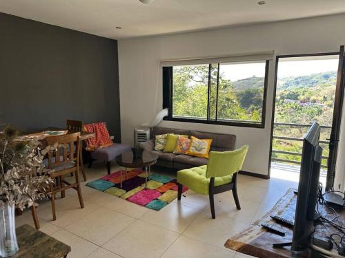 San Isidro Apartamento | Casa mirando a la montaña, camino al volcán