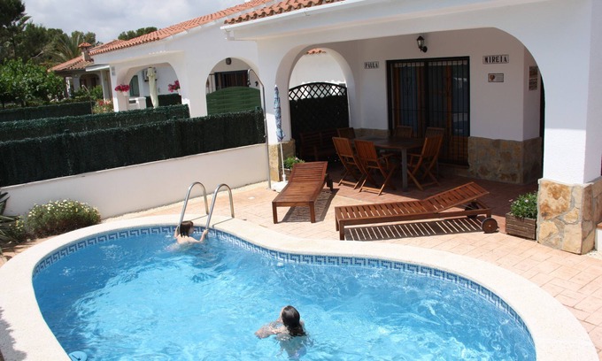 Riumar Chalet De Esquí | Casa Mireia Riumar, Deltebre.Costa Dorada, Delta del Ebro.Chalet a 300m de playa