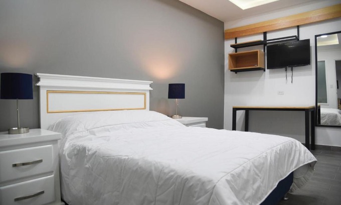 Monterrey Hotel | Casa moderna equipada como hotel habitación 5