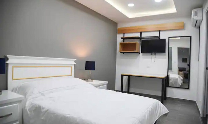 San Pedro Garza García Casa | Casa moderna equipada como pequeño hotel habitación 5