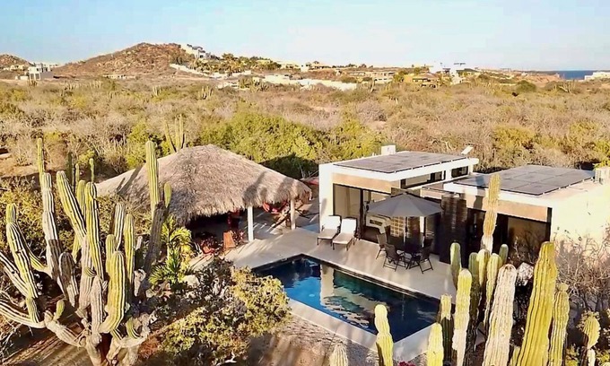 Los Zacatitos Casa | Casa Moonshine, 2 casitas w/ private pool and A.C. short walk to the beach!