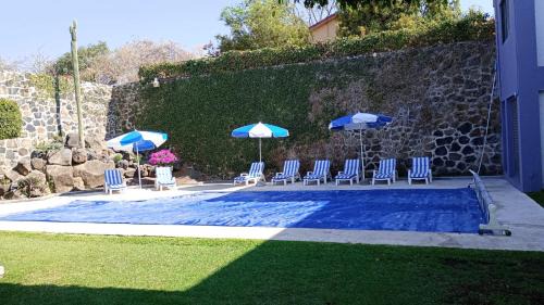 Tres de Mayo Casa | CASA MORADA 24 Personas alberca climatizada Burgos Cuernavaca