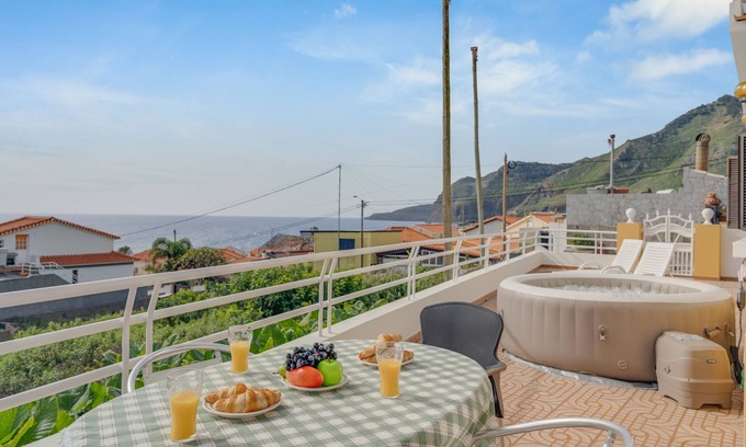 Canical Casa | Casa Moreira by Atlantic Holiday
