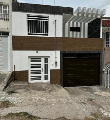 Jalostotitlán Apartamento | Casa muy cómoda de 2 pisos en zona muy tranquila
