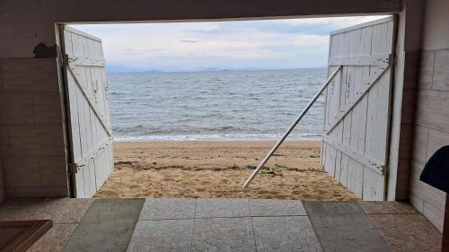 Caiacanga Casa | Casa na frente do mar, pé na areia