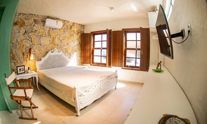 Centro Casa | Casa Nara, a 100 Metros do mar no Centro Histórico de Garopaba!