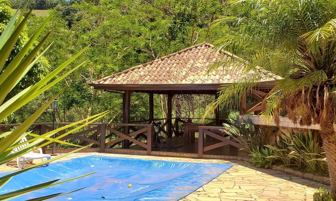 Paraisopolis Casa | Casa no campo com cachoeira privativa - 10 pessoas