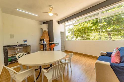 Pereque Casa | Casa no Guarujá c/Wi-Fi e churrasqueira