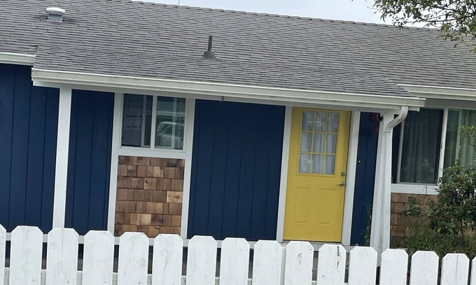 Brookings Casa | Casa Norbert Summary: