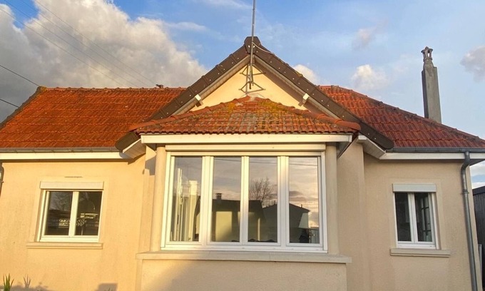 Saint-Martin de Brehal Casa | Casa Novella - 300 m from the beach