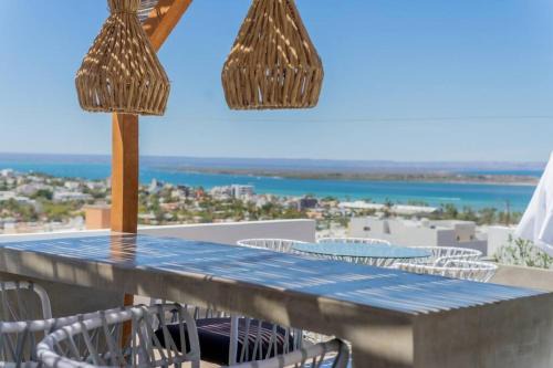 Colina del Sol Casa | Casa nueva a 3 min del Malecón!
