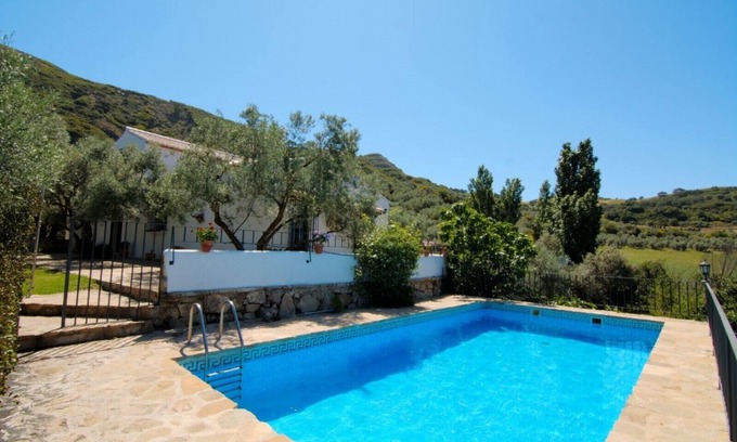 Antequera Cabaña | Casa Olivos, casa familiar ideal para el descanso en un entorno rural
