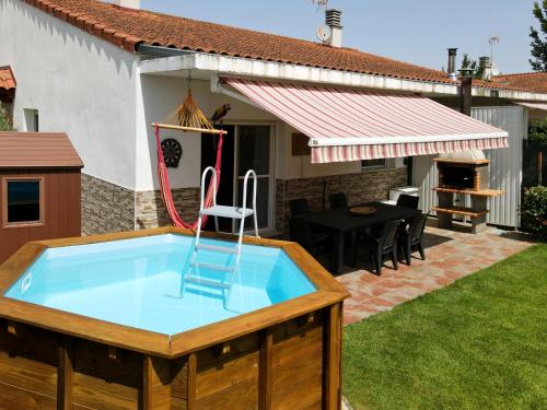 Pitillas Casa | Casa Ozcoidi, acogedor alojamiento con jardín y piscina en el centro de Navarra