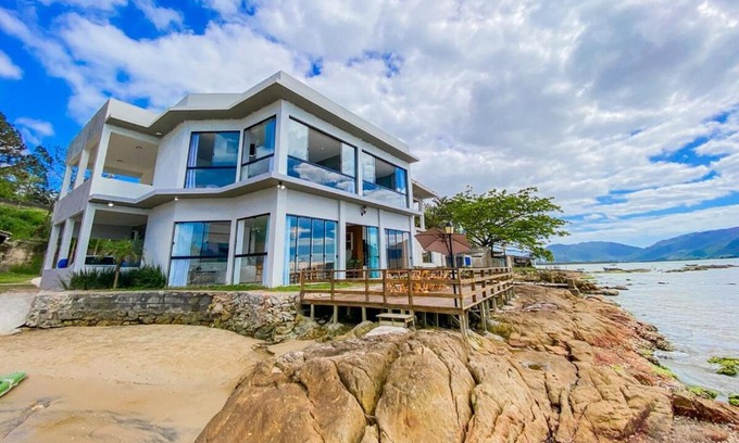 Biguacu Casa | Casa Pé na Areia!
