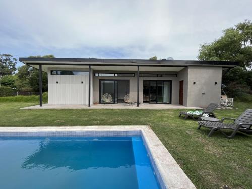 Los Acantilados Apartamento | Casa Paola I Casa Studio en Acantilados con pileta 4PX I Hola Sur