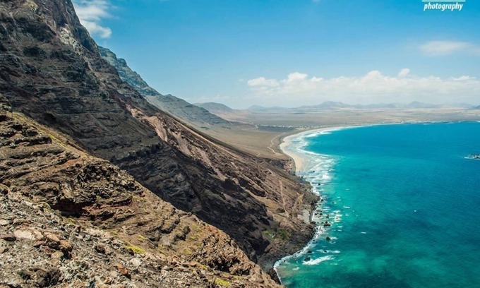 Caleta de Famara Apartamento | Casa Paradiso with great views perfect for surf or family holidays