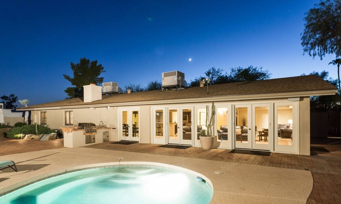 Paradise Valley Village Casa | Casa Paraiso 3 BR by Casago