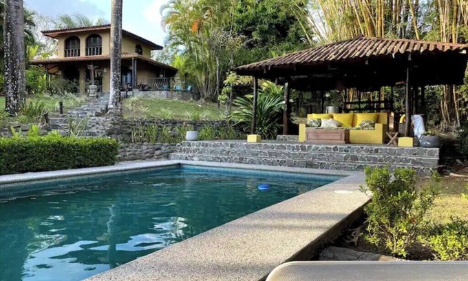 Xihu Villas Casa | Casa Paraiso - Tropical Getaway Close to Beach