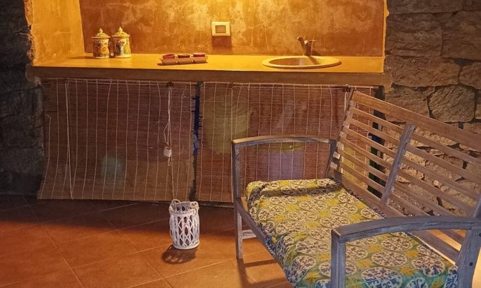 Pantelleria Villa | Casa per Vacanze Dammusi Riah il Rifugio al Mare