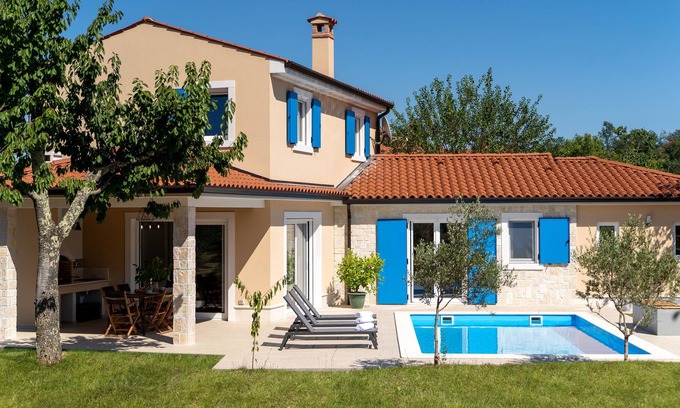 Zupanici Casa | Casa Piano in a calm village enveloped by nature