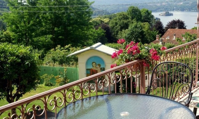 Pettenasco Casa | Casa Piera with private panoramic garden and superb view on Lake Orta