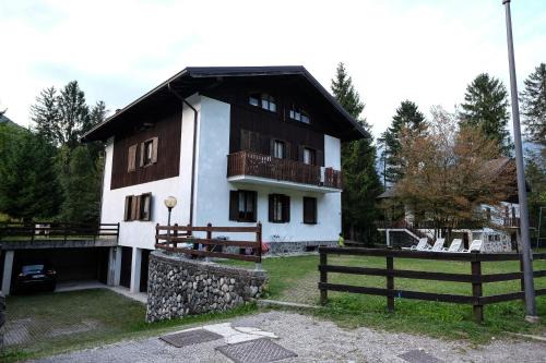 Val Maria-Pur Apartamento | Casa Pineta