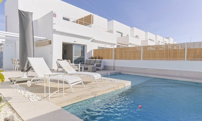San Fulgencio Chalet De Esquí | Casa Pinot, a stylish holiday home for 6 people with private pool on the Costa Blanca