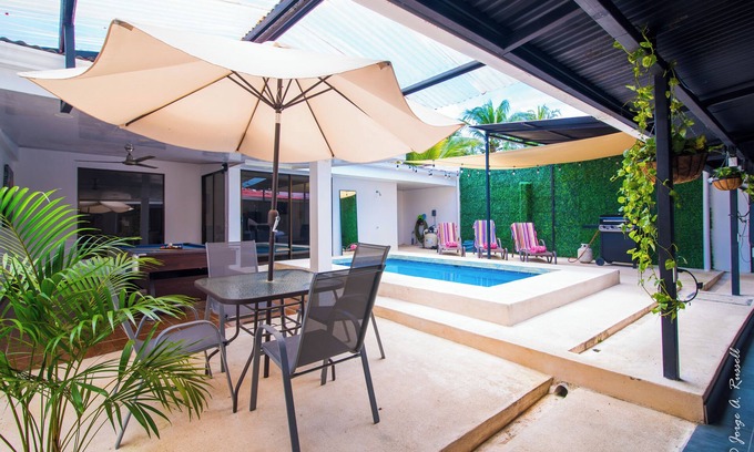Barrio Santa Lucía Casa | Casa Plata | 1 Block away: Clubs, Restos & Beach