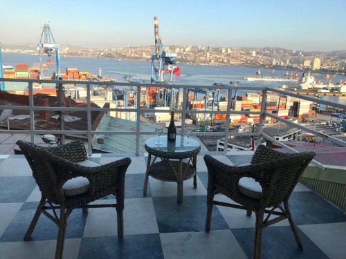 Playa Ancha Casa | Casa porteña en cerro Artilleria