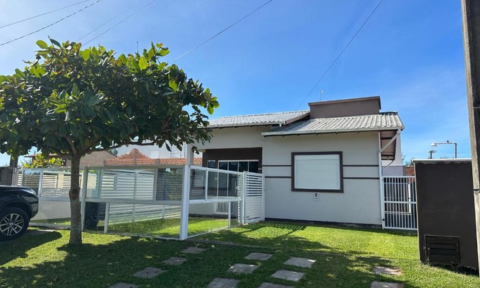 Imbituba Casa | Casa praia de Itapirubá a 100 metros do mar