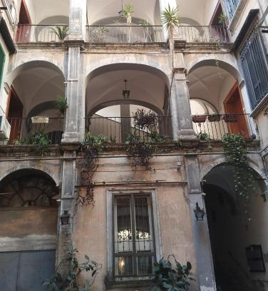 Quartieri Spagnoli Cama Y Desayuno | Casa Pupetta