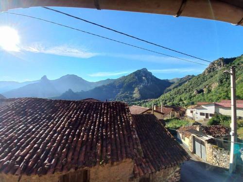 Dobres Casa | Casa rústica en Dobres con vistas a la montaña