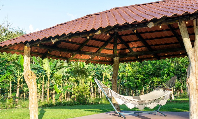 El Tanque Casa | Casa Roble Fortuna, Piscina, Jacuzzi y rancho privado, rodeado de naturaleza.
