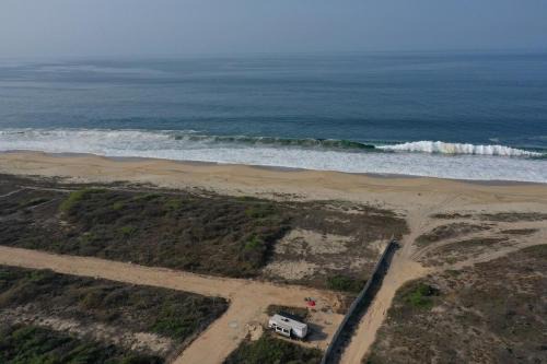 Puerto Escondido Casa | Casa rodante en la playa con alberca y Starlink