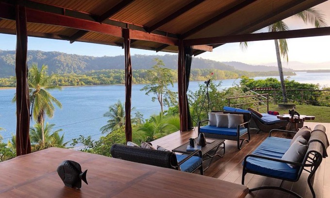 Bahía Drake Casa | Casa Roja - Beachfront Property