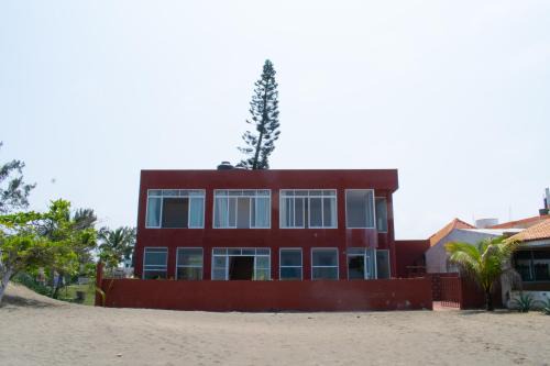 Tecolutla Casa | Casa Roja, Tecolutla (frente al mar)