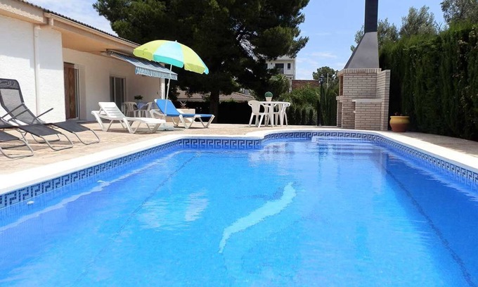 Costa Dorada Casa | CASA ROQUES DORADES , ideal para tus vacaciones cerca del mar, wifi gratuito, aire acondicionado opcional, piscina privada, se admiten mascotas, playa para perros