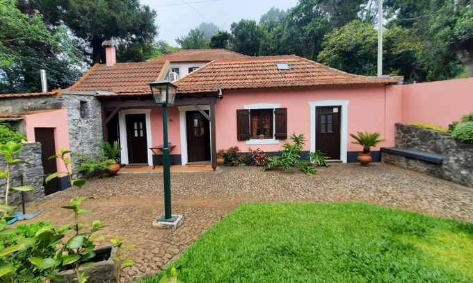 Camacha Casa | Casa Rosa