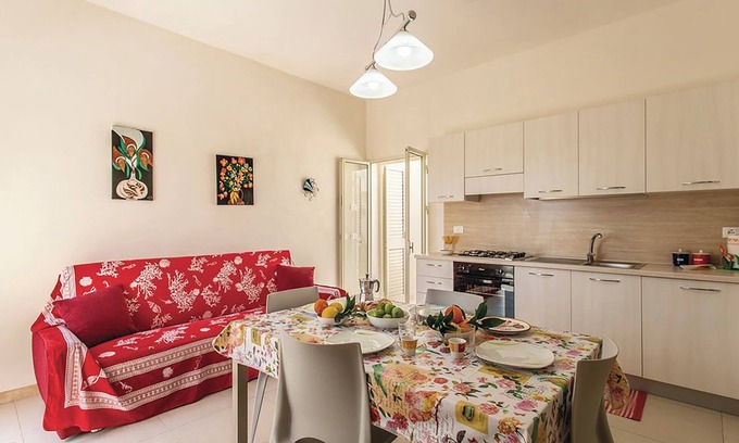 Punta Secca Casa | Casa Rosso Corallo, junto al mar y con un gran jardín.