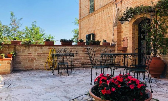 Porchia Casa | Casa Rosy nel centro del borgo di Patrignone