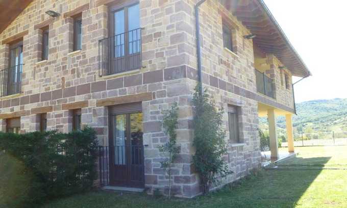 San Salvador de Cantamuda Chalet De Esquí | Casa rural LLOSA Planta PRIMERA y Planta BAJA