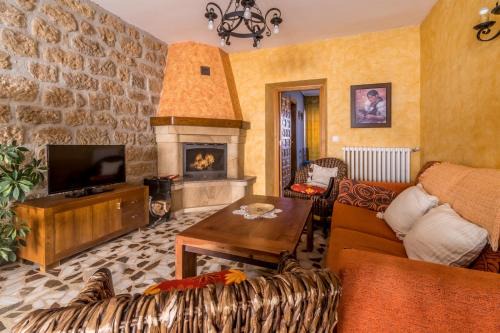 Canicosa de la Sierra Casa | Casa Rural Bocanegra