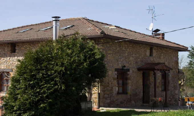Menaka Cabaña | Casa rural BEKOABADENE,a 10 min de Gaztelugatxe y 20 de Bilbao.Ideal para grupos