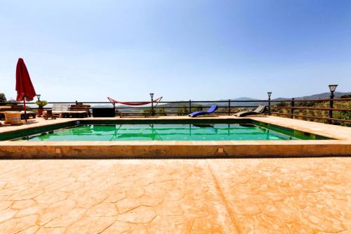 Riogordo Casa | Casa rural con barbacoa y piscina