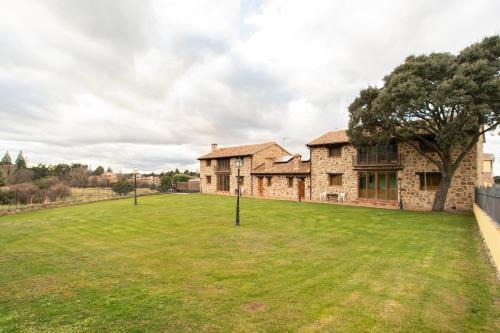 Ortigosa del Monte Casa | Casa rural La Venta Vieja II by CABANA Rentals