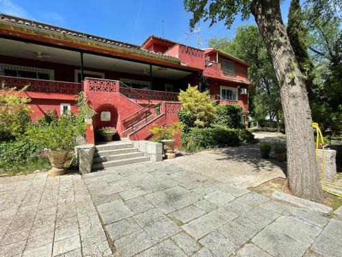 Torrejón de Ardoz Casa | Casa Rural Los Menhires