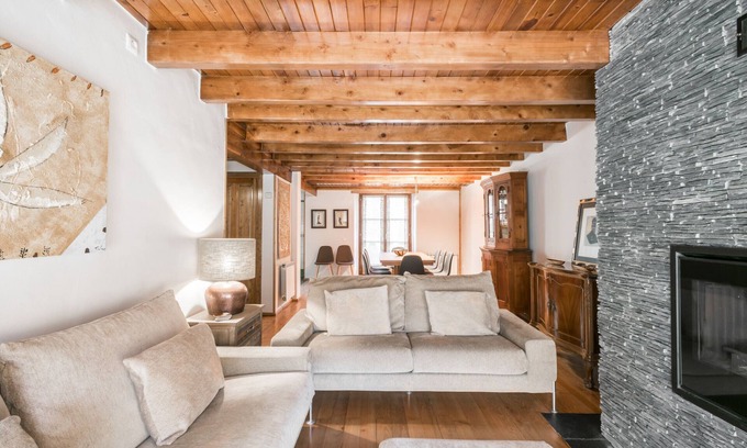 Casarilh Chalet De Esquí | Casa Salient by Totiaran, fabulosa casa familiar en el pueblo de Casarilh